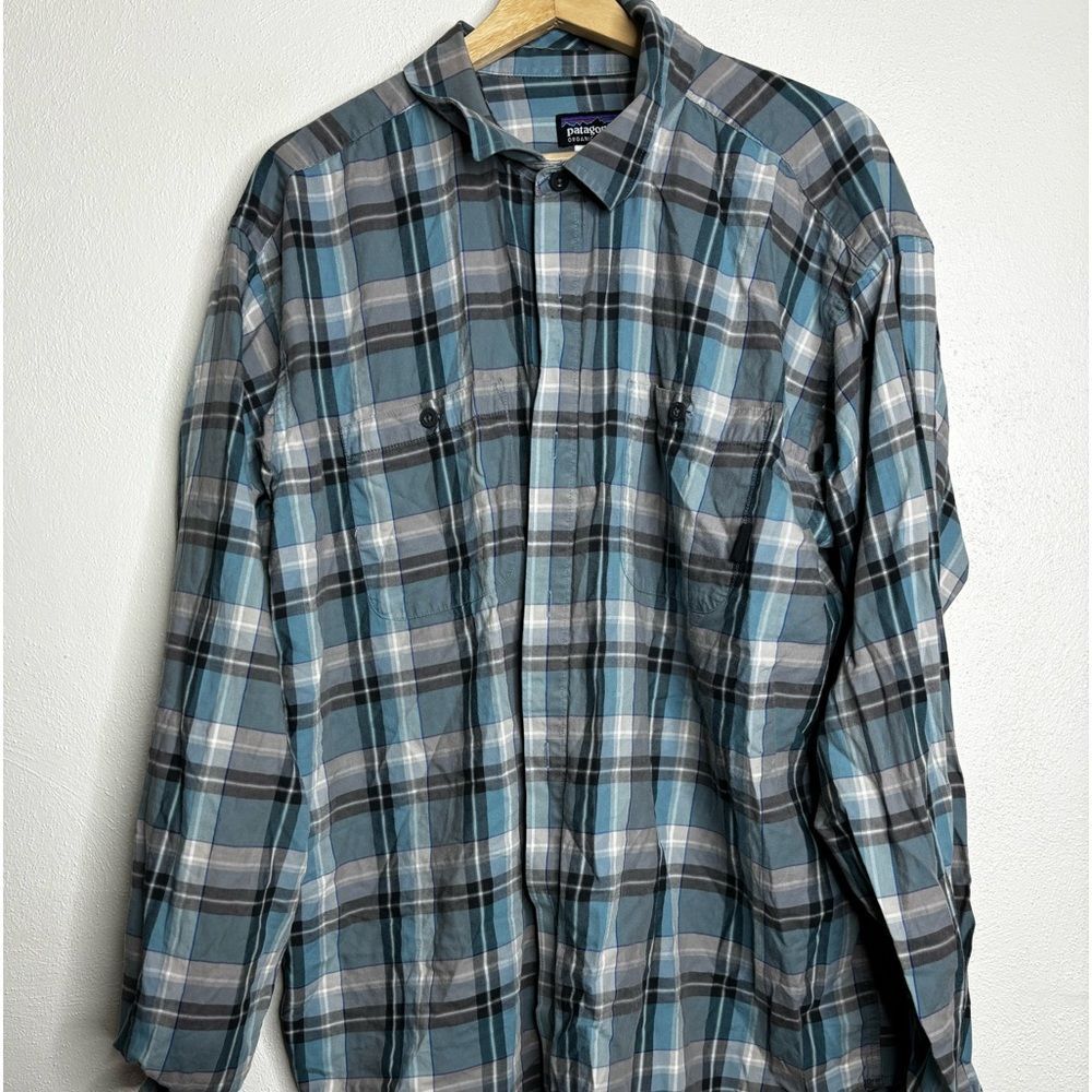 Patagonia organic cotton long sleeve button down shirt men’s size XL blue